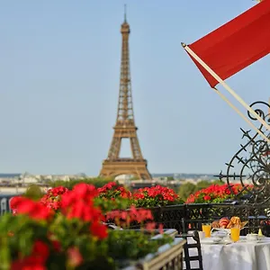 ***** Hotel Plaza Athénée - Dorchester Collection Frankreich
