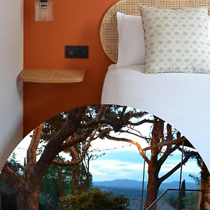 ** Hotel La Garrigue & Bar Piscine Francia